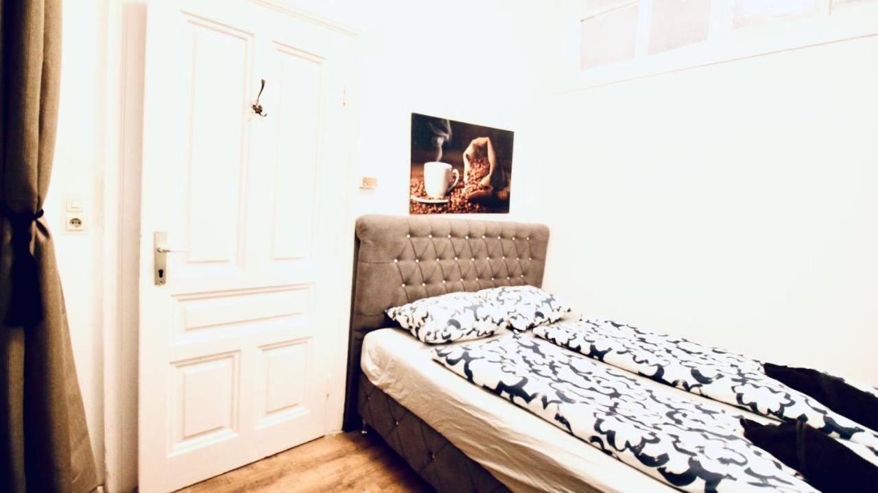 Modern Double Room Js A Wien Exteriör bild