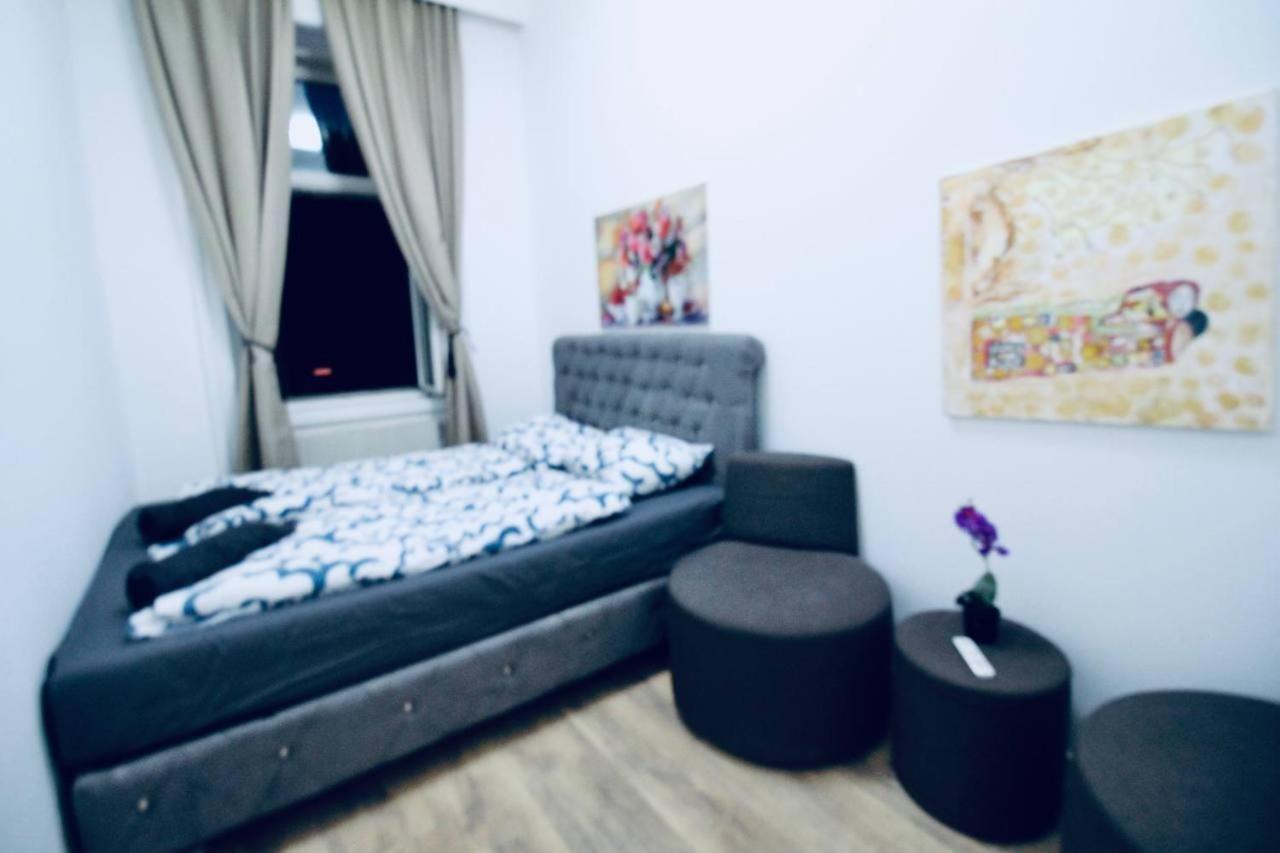 Modern Double Room Js A Wien Exteriör bild